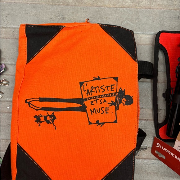 L'Artiste Izak Orange Canvas Bag - Picture 5 of 11